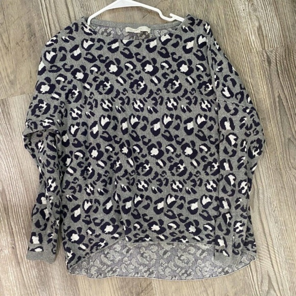 Loft Cheetah Print Super Soft Sweater Leopard Gray Womens Size Medium M Crewneck